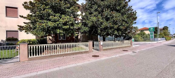 8 rooms House in Alfonsine, Italy No. 307108 3