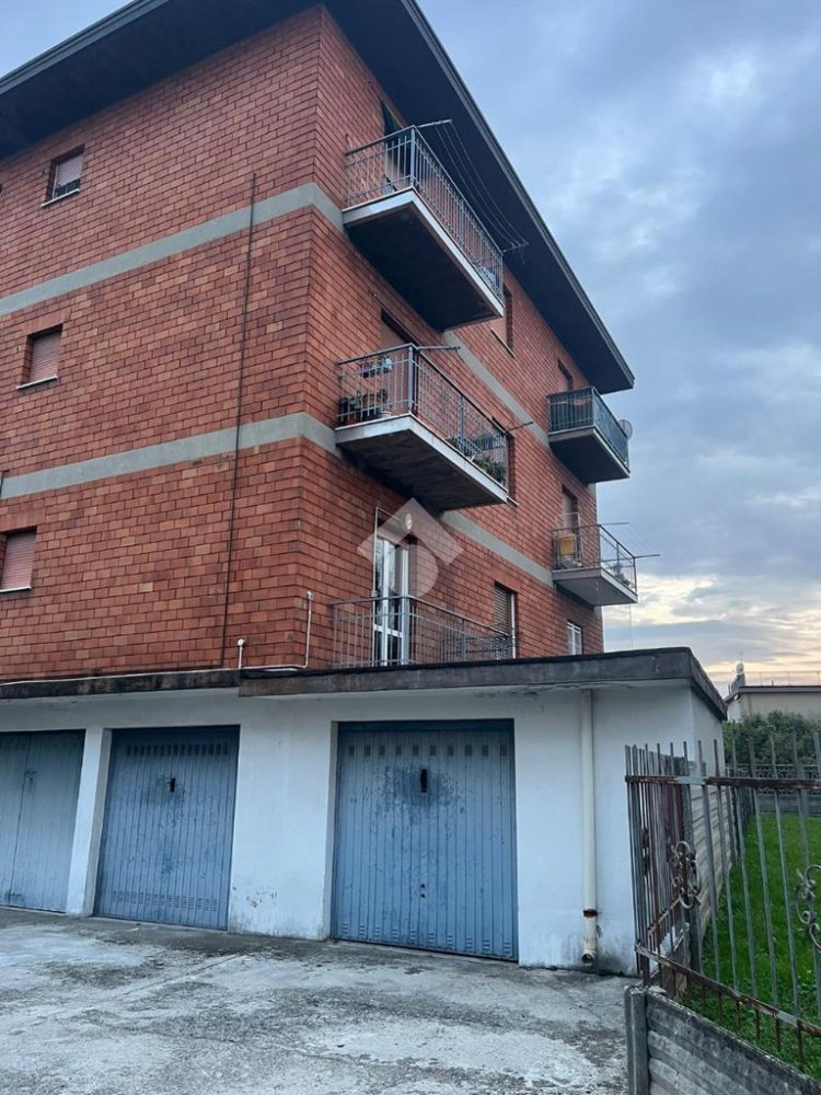 1 bedroom Apartment in Verano Brianza, Italy No. 329605