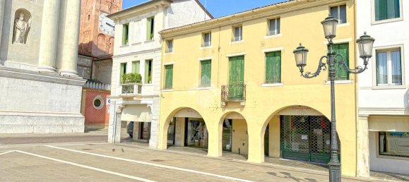 11 rooms Building in Cittadella, Italy No. 5153 5