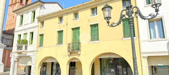 11 rooms Building in Cittadella, Italy No. 5153 4
