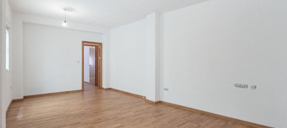 Apartamento de 3 dormitorios en Granada, Spain No. 151170 21