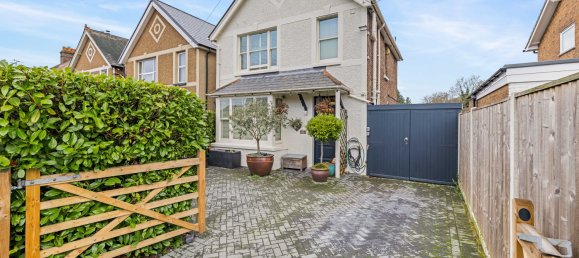 4 bedrooms House in Redhill, United Kingdom No. 1018 35