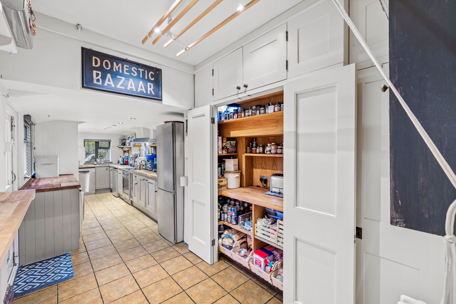 4 bedrooms House in Redhill, United Kingdom No. 1018