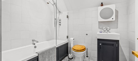 4 bedrooms House in Redhill, United Kingdom No. 1018 15