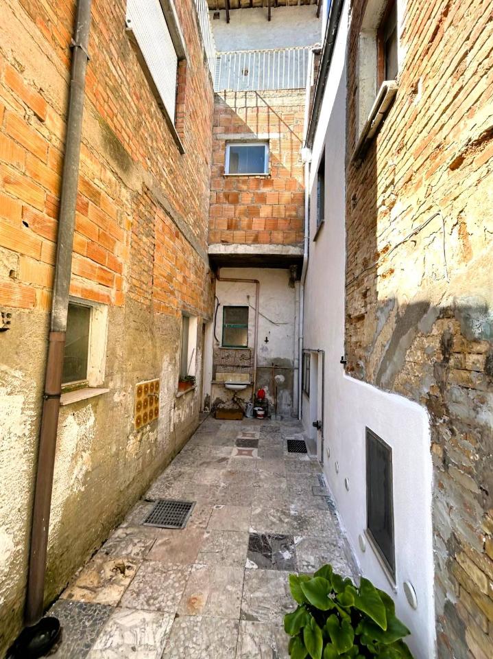 5-salle Maison à Cupello, Italy No. 69342