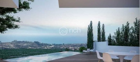 4 bedrooms Villa in Agios Tychonas, Cyprus No. 17046 3