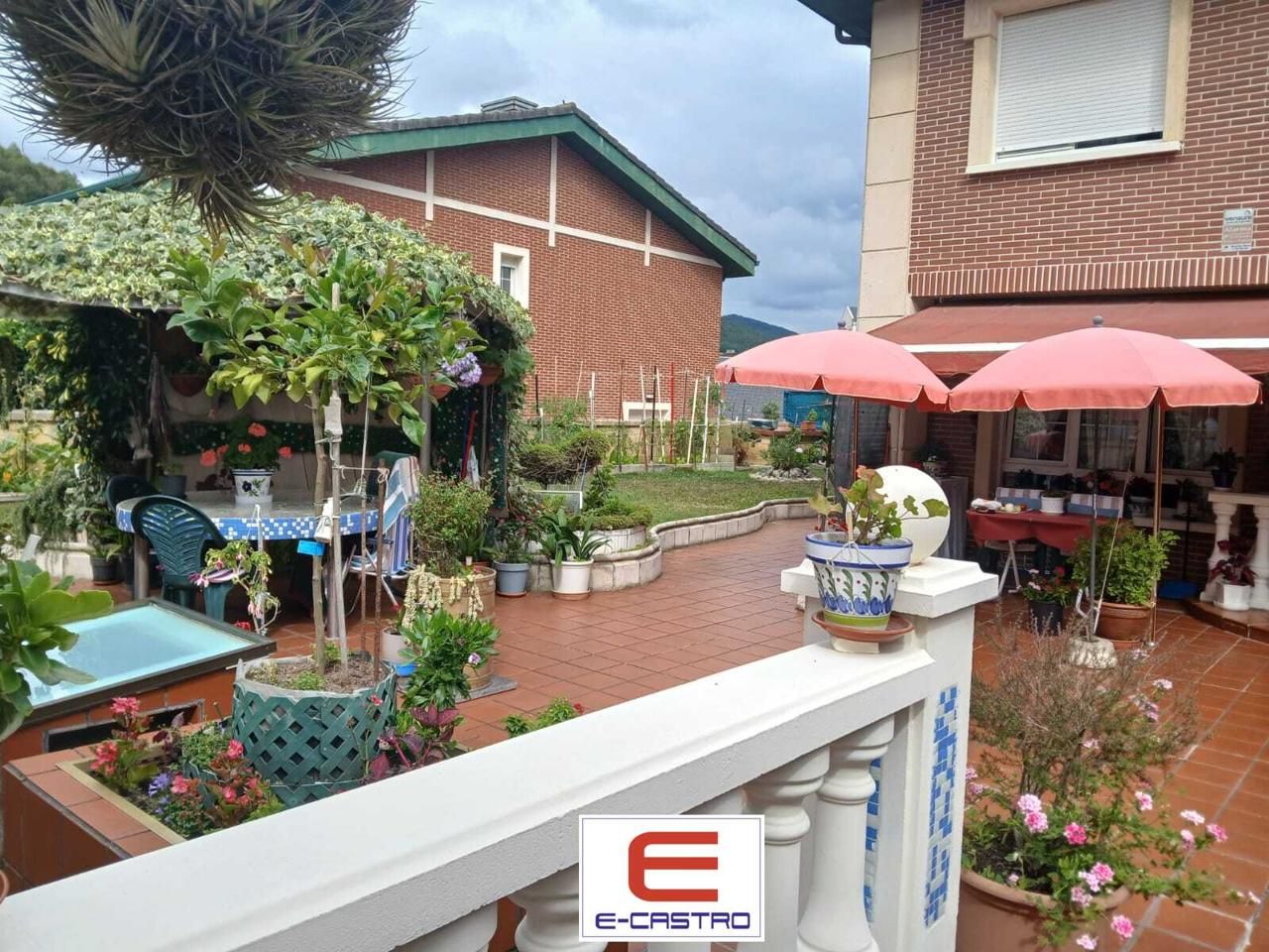 5 bedrooms Townhouse in Castro-Urdiales, Spain No. 181936