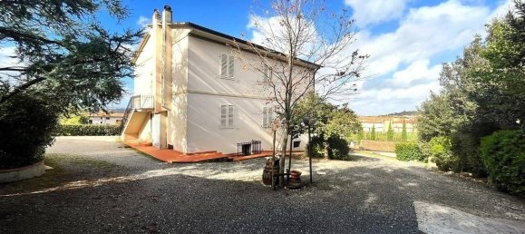5 bedrooms Villa in Certaldo, Italy No. 223407 3