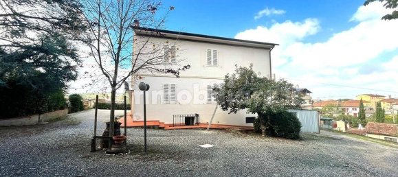 5 bedrooms Villa in Certaldo, Italy No. 223407 4