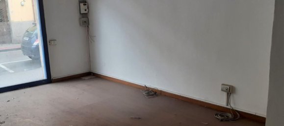 Gewerbliche Immobilie in Pontedera, Italy 34m², Nr. 92939 9