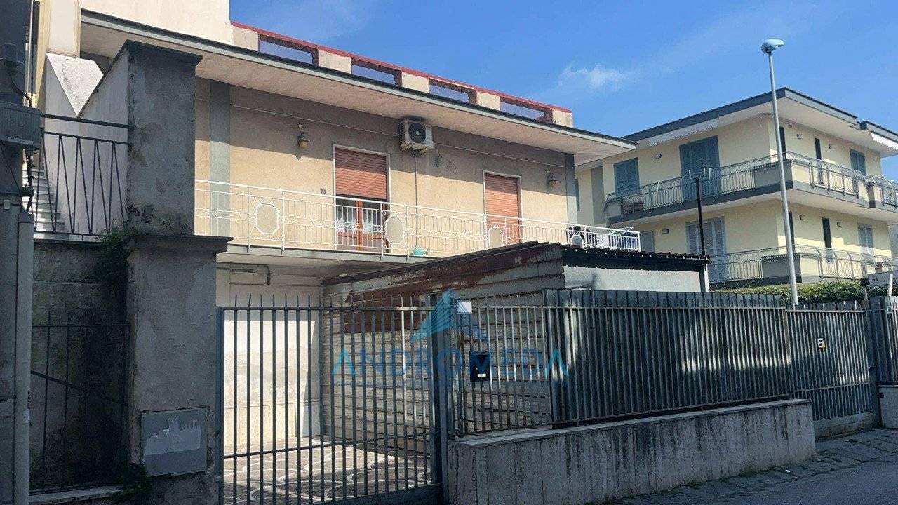 Edifício de 5 divisões em Grumo Nevano, Italy N.º 164184