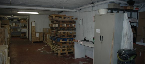 111m² Commercial property in Milan, Italy No. 246983 3