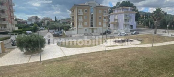 Apartamento de 2 dormitorios en Alba Adriatica, Italy No. 301405 30