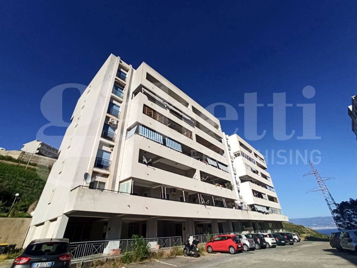 3 bedrooms Apartment in Messina, Italy No. 70323