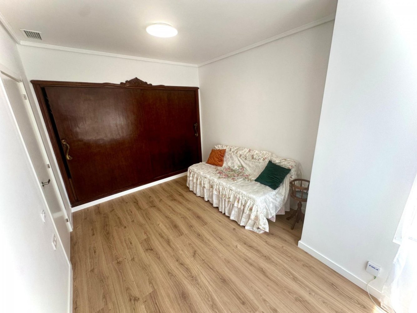 Apartamento de 3 dormitorios en Alicante, Spain No. 284365