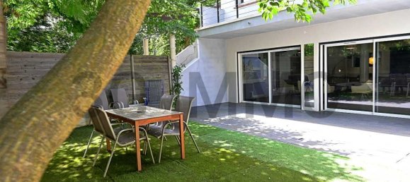 5 bedrooms Villa in Marseille, France No. 203495 2