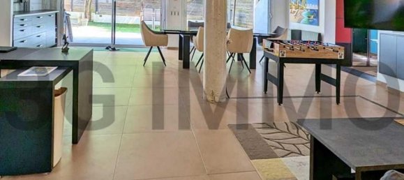 5 bedrooms Villa in Marseille, France No. 203495 12