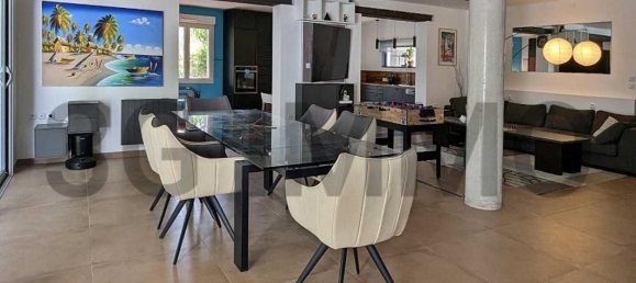 5 bedrooms Villa in Marseille, France No. 203495 15