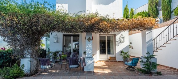 4 bedrooms Villa in Istan, Spain No. 233634 2