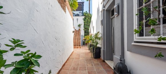 4 bedrooms Villa in Istan, Spain No. 233634 43