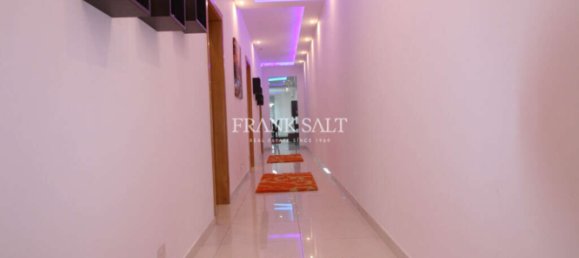 Квартира с 3 спальнями в Мсида, Мальта № 9114 31