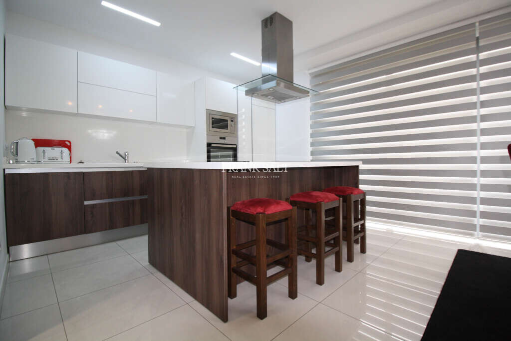 Квартира с 3 спальнями в Мсида, Мальта № 9114