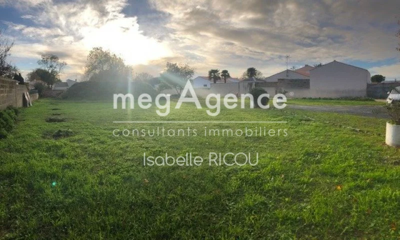 855m² Land in Dolus-d'Oleron, France No. 112446