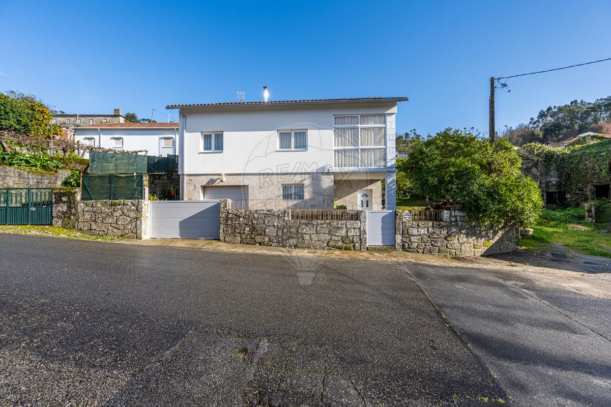 3 bedrooms House in Lanhelas, Portugal No. 28909