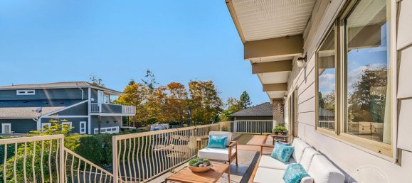 3 bedrooms House in British Columbia, Canada No. 1295 11