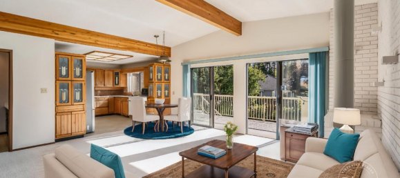 3 bedrooms House in British Columbia, Canada No. 1295 4