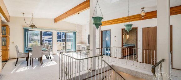 3 bedrooms House in British Columbia, Canada No. 1295 6