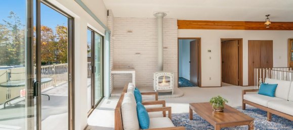 3 bedrooms House in British Columbia, Canada No. 1295 5