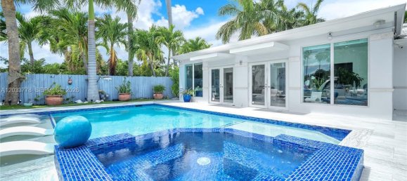 3 dormitorios villa en alquiler en Miami, Miami-Dade, Florida, USA № 614952 3