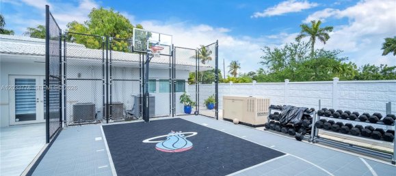 3 dormitorios villa en alquiler en Miami, Miami-Dade, Florida, USA № 614952 10