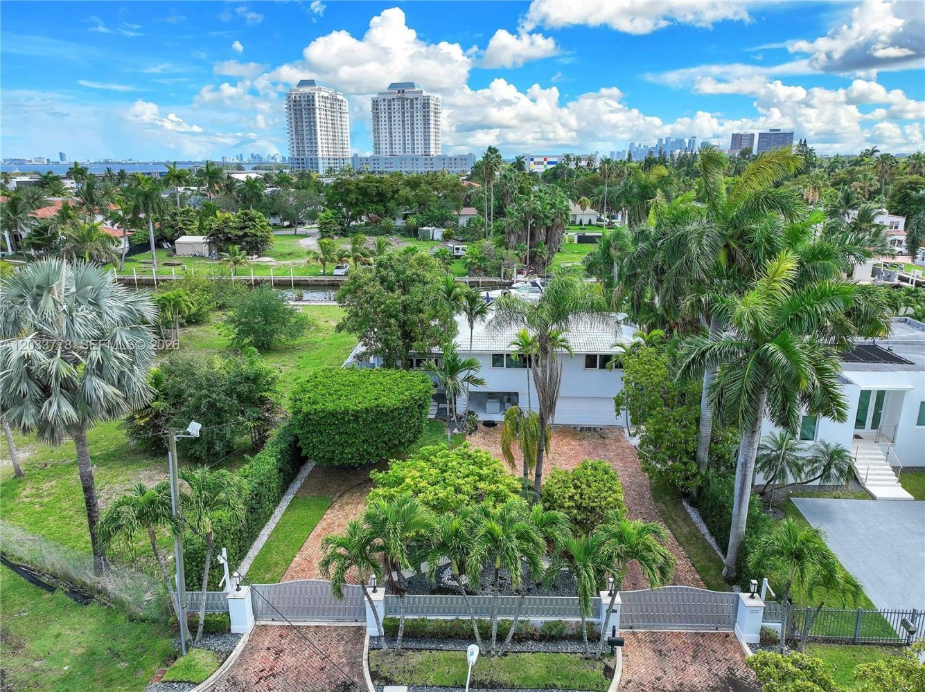 3 dormitorios villa en alquiler en Miami, Miami-Dade, Florida, USA № 614952