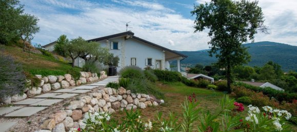 6 rooms House in Verona, Italy No. 300895 2