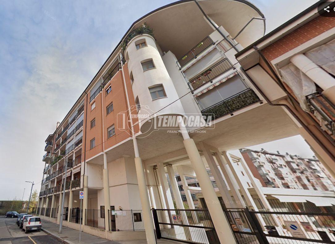3 rooms Apartment in Turin, Italy No. 38715