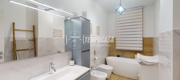 3 rooms Apartment in Turin, Italy No. 38715 10