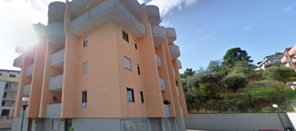 Apartamento de 2 dormitorios en Pescara, Italy No. 108739 12