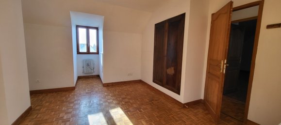 4 bedrooms House in Jargeau, France No. 42362 8