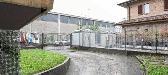 4-salle Maison à Cesano Maderno, Italy No. 26168 12