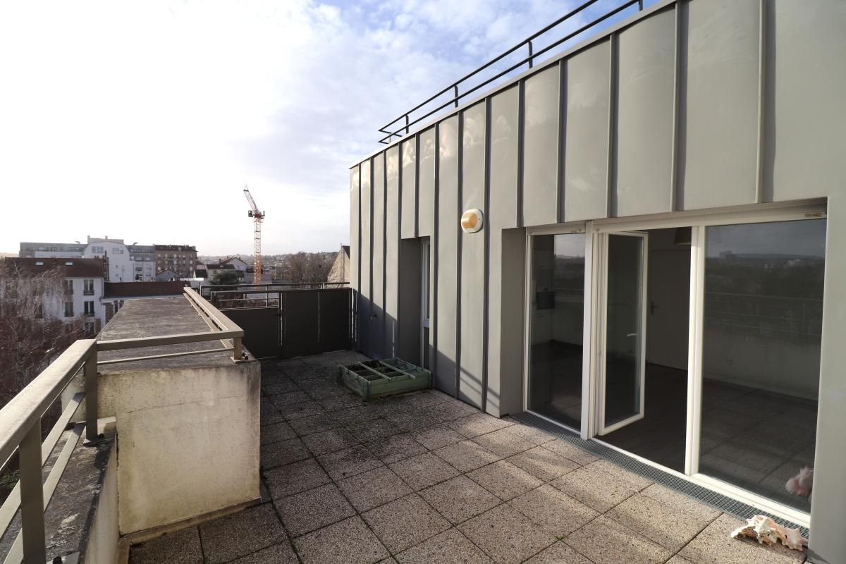 Apartamento de 3 dormitorios en Juvisy-sur-Orge, France No. 151885