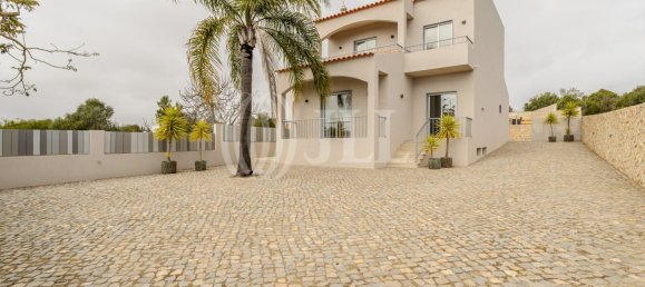 4 bedrooms Villa in Quarteira, Portugal No. 109305 3