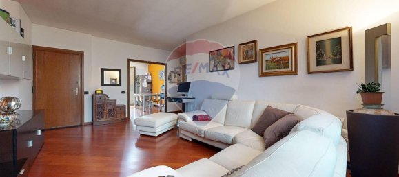 3غرفة شقة في Dalmine, Italy رقم 2239 2