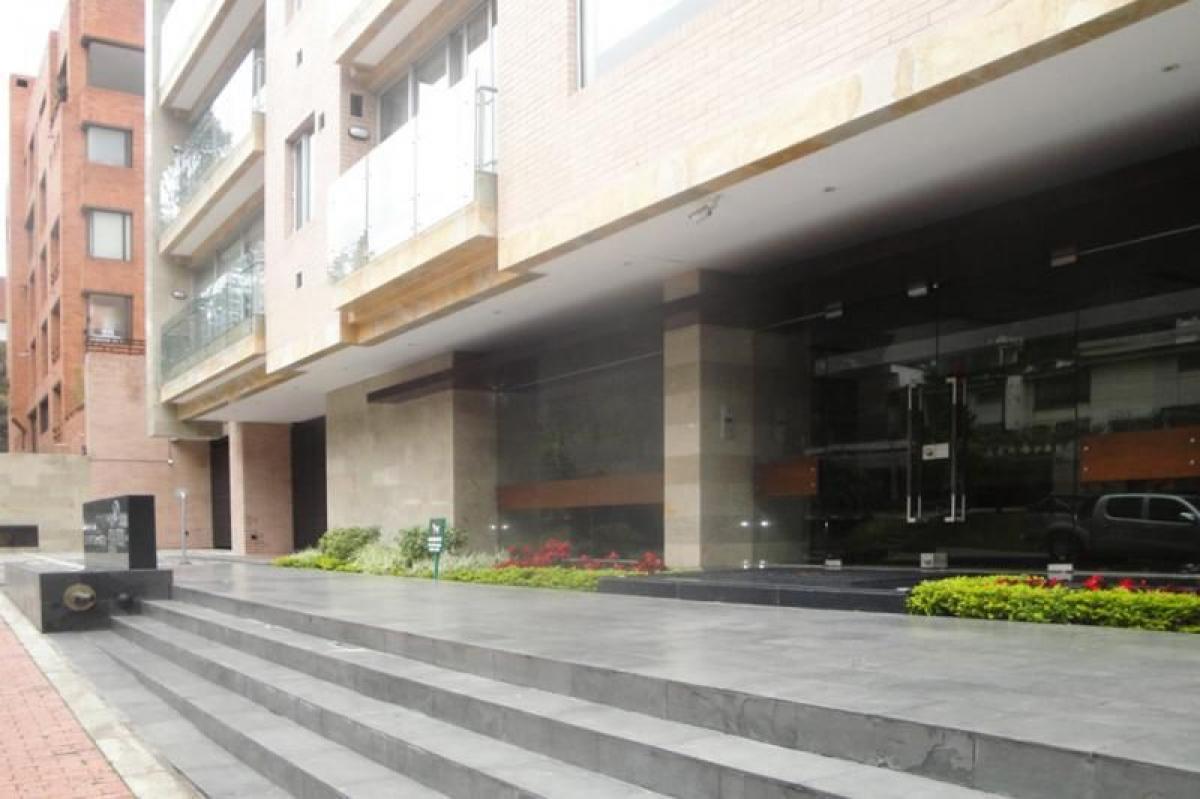 Casa de 3 dormitorios en Bogotá, Colombia No. 9915