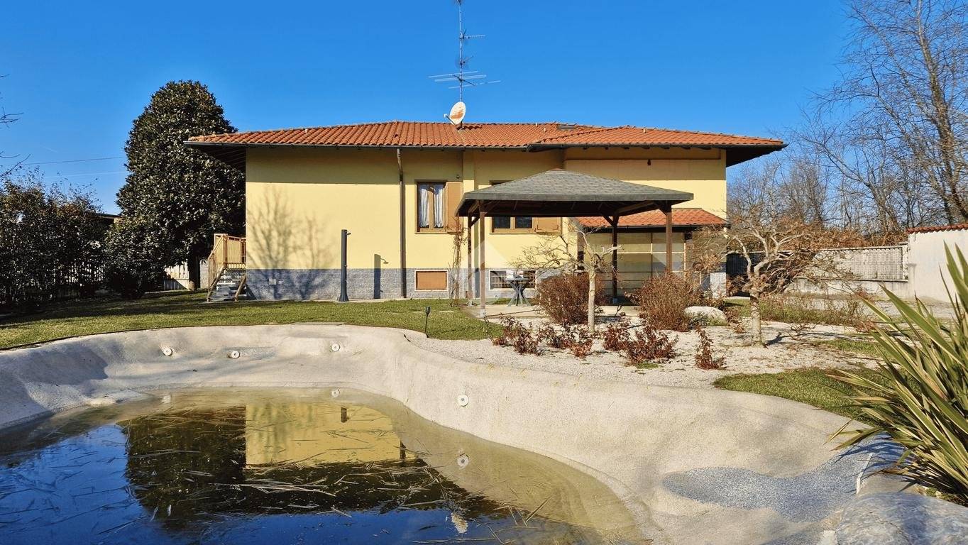 Villa T3 em Gallarate, Italy N.º 116179