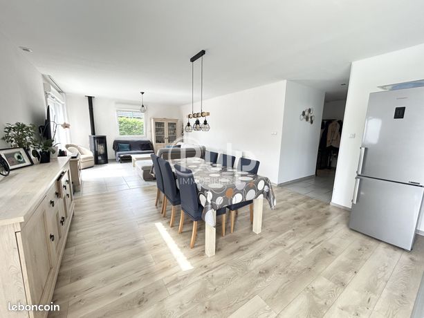 Casa de 3 dormitorios en Vendin-le-Vieil, France No. 313254