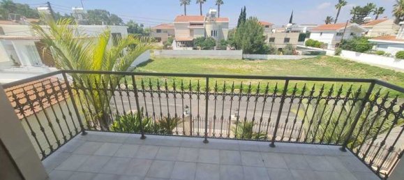 Villa de 5 dormitorios en Larnaca, Cyprus No. 81358 2