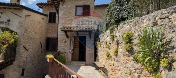 2 bedrooms House in Sellano, Italy No. 353572 2