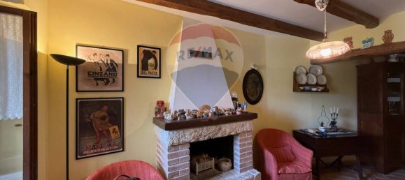 2 bedrooms House in Sellano, Italy No. 353572 5